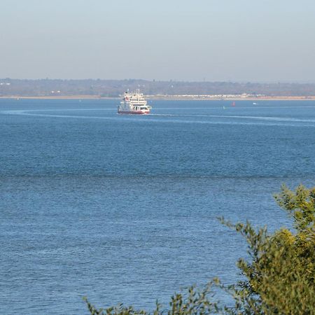 High Tide Villa Cowes  Dış mekan fotoğraf