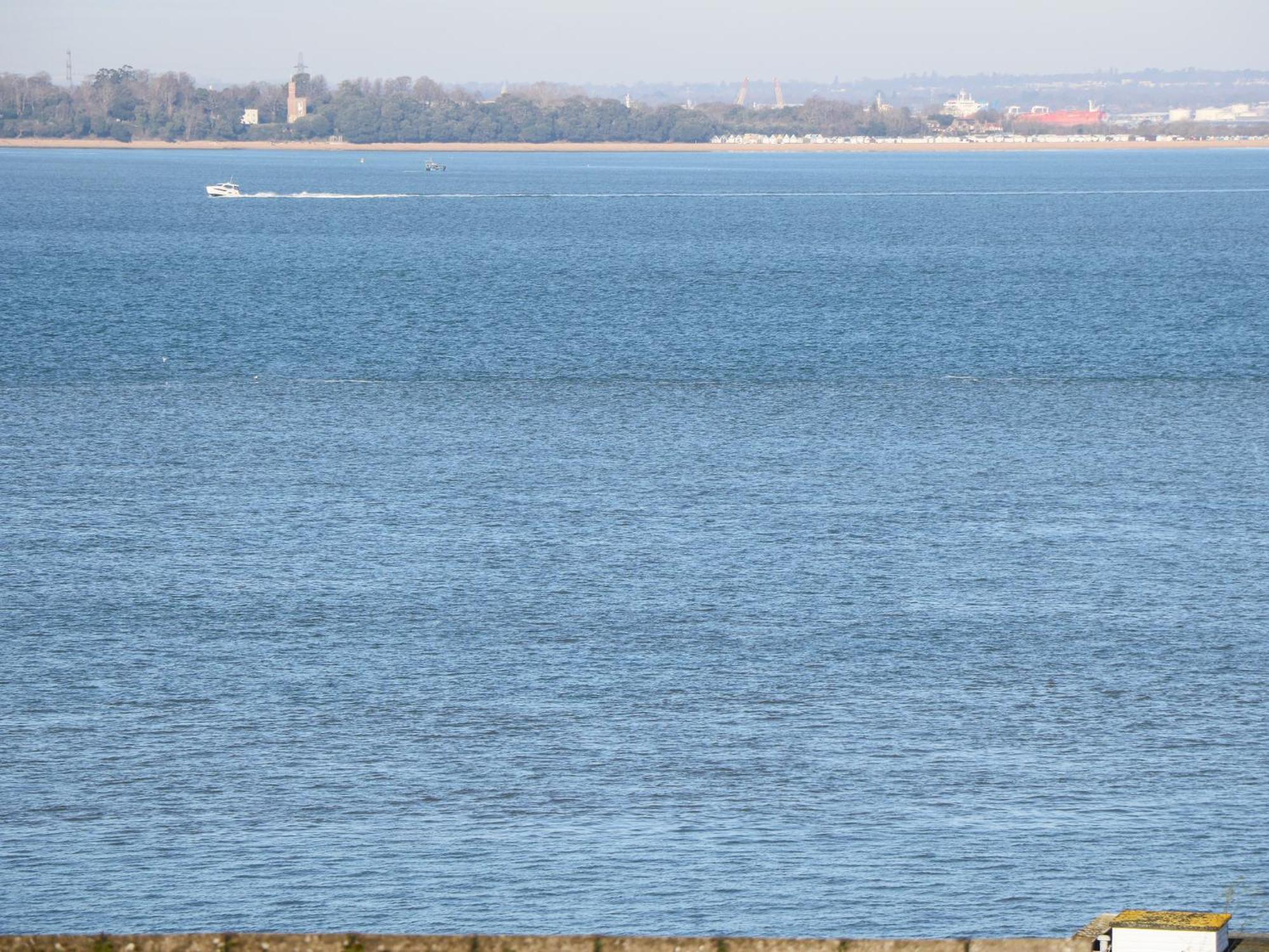 High Tide Villa Cowes  Dış mekan fotoğraf